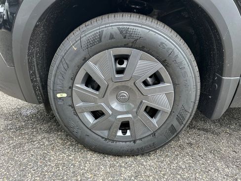 New 2026 Nissan Kicks S FWD image 9