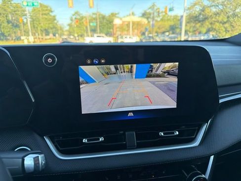 Used 2026 Chevrolet Equinox LT w/ LPO, Floor Liner Package FWD image 16