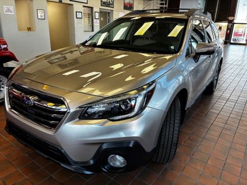 Used 2018 Subaru Outback 2.5i Limited image 28