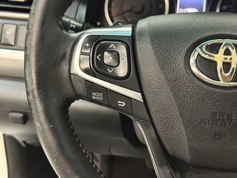 Used 2017 Toyota Camry SE FWD image 29