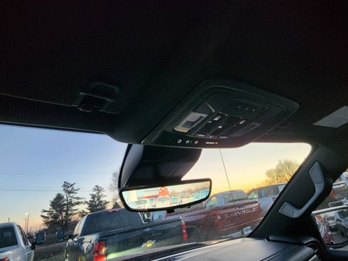 Certified 2025 Chevrolet Silverado 1500 High Country w/ Technology Package image 19