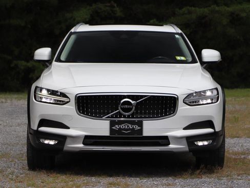 Used 2020 Volvo V90 T6 Cross Country AWD/4WD image 34