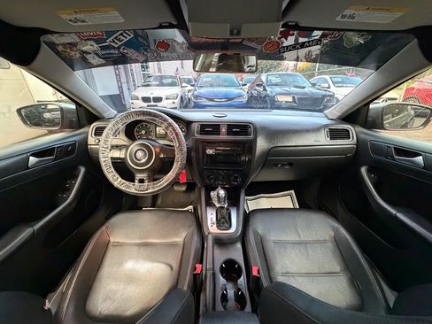 Used 2014 Volkswagen Jetta SE FWD image 36