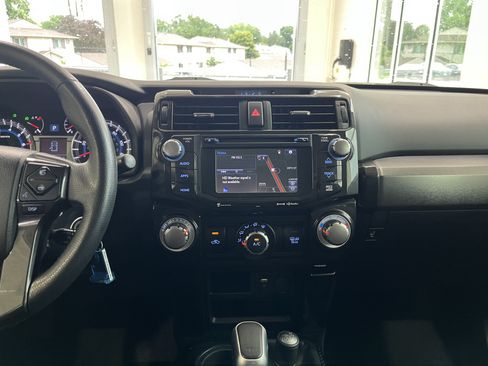 Used 2018 Toyota 4Runner TRD Off-Road AWD/4WD image 14