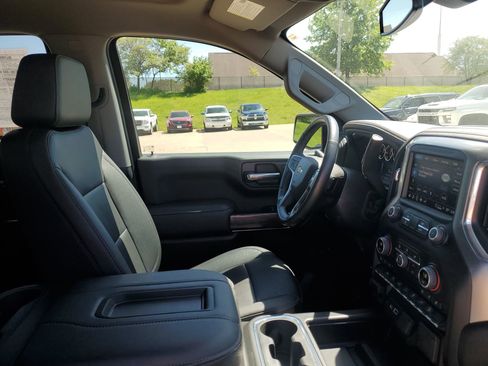 Used 2022 Chevrolet Silverado 1500 LTZ AWD/4WD image 33