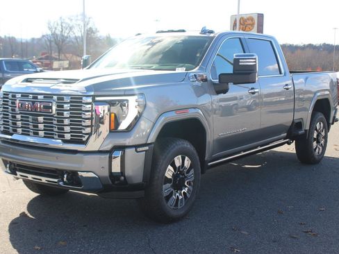 New 2026 GMC Sierra 2500 Denali w/ Denali Reserve Package image 3