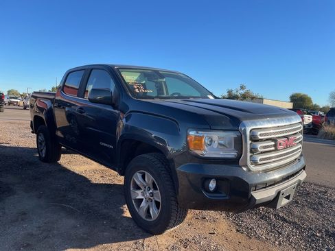 Used 2017 GMC Canyon SLE image 2