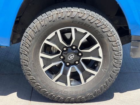 Used 2020 Toyota Tacoma TRD Sport w/ Technology Package RWD image 7