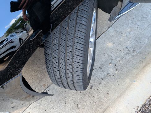 Used 2019 Cadillac Escalade Luxury RWD image 12