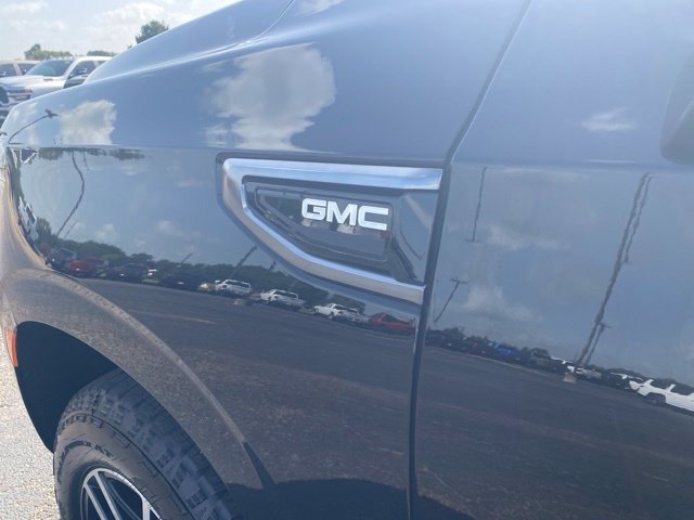 Used 2023 GMC Yukon XL AT4 AWD/4WD image 45
