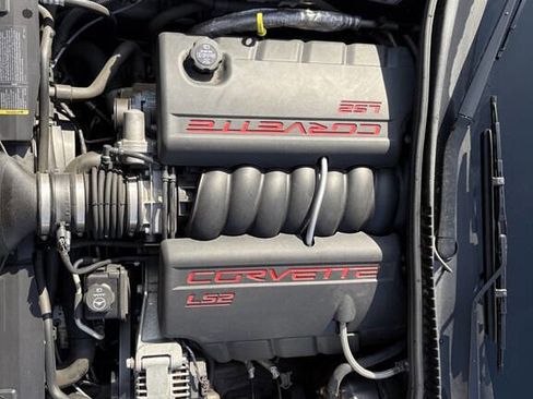 Used 2005 Chevrolet Corvette Coupe w/ Preferred Equipment Group RWD image 9