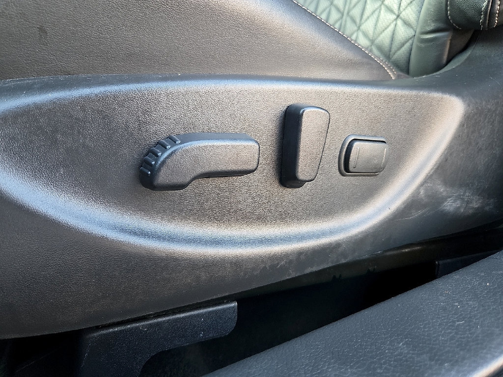 Used 2018 Nissan Maxima Platinum FWD image 14