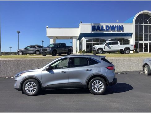 Used 2021 Ford Escape SE image 4