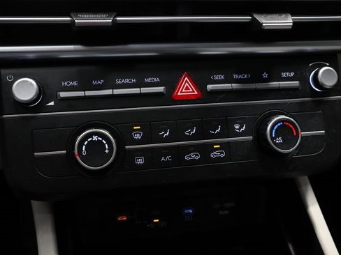 Certified 2025 Hyundai Tucson SE image 32