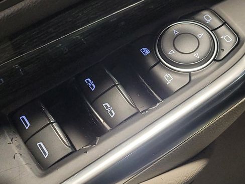 Used 2019 Cadillac XT4 Premium Luxury FWD image 27