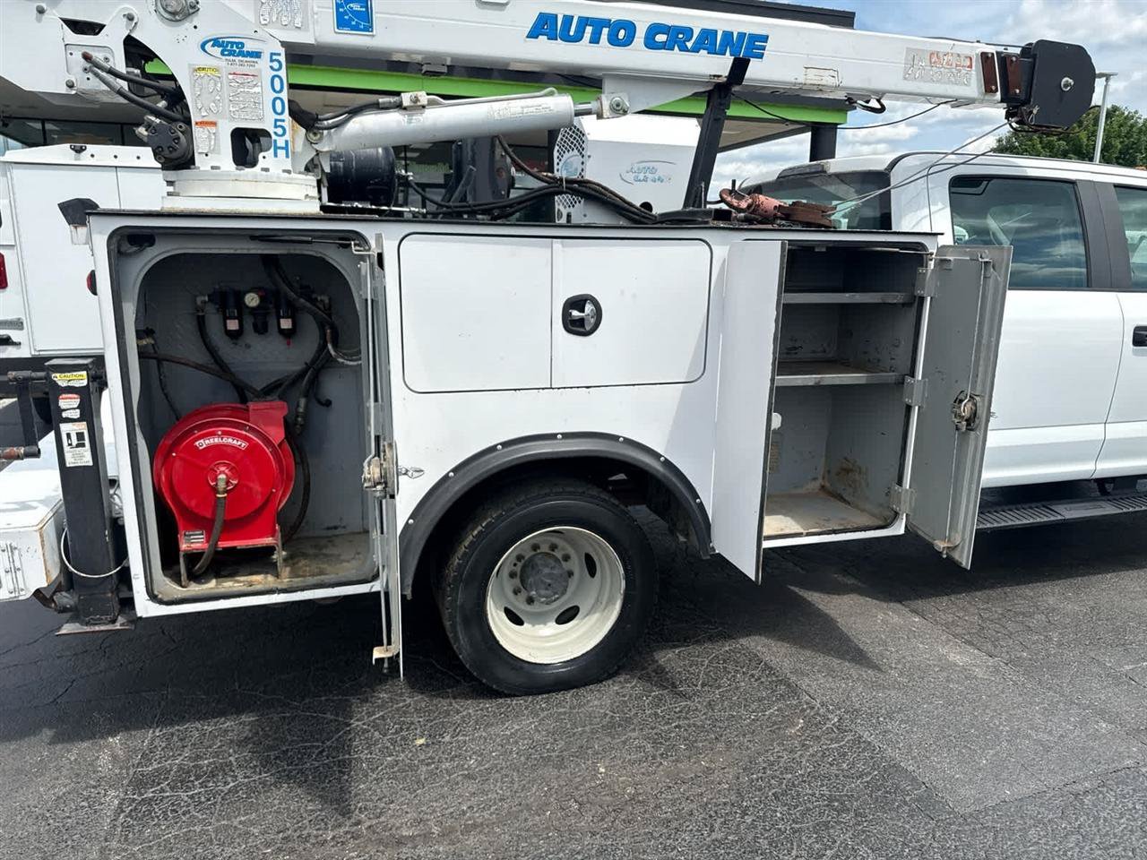 Used 2017 Ford F550 2WD Crew Cab Super Duty image 19