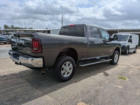 Used 2025 RAM 2500 Big Horn AWD/4WD image 4