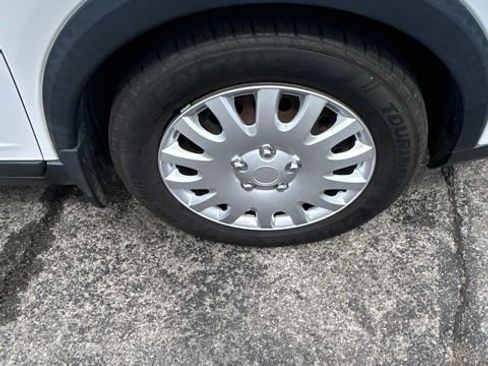 Used 2018 Nissan Kicks S FWD image 32