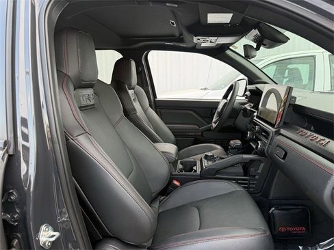 Used 2025 Toyota Tacoma TRD Pro image 32