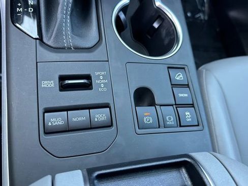 Certified 2023 Toyota Highlander XLE image 43