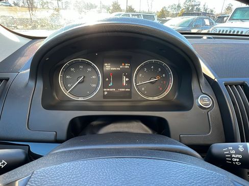 Used 2013 Land Rover LR2 image 30