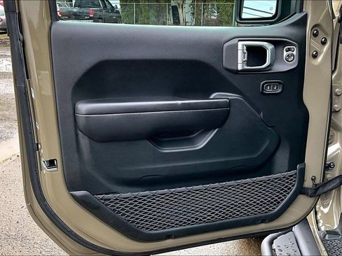 Used 2020 Jeep Gladiator Sport w/ Quick Order Package 24S image 23