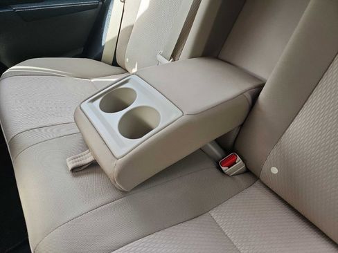 Used 2015 Toyota Corolla LE image 31