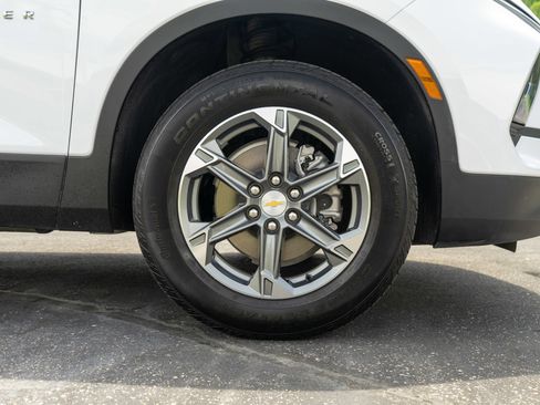 Used 2025 Chevrolet Blazer LT AWD/4WD image 10