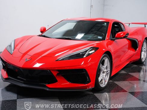 Used 2021 Chevrolet Corvette Stingray Preferred Cpe w/ Z51 Performance Package RWD image 16