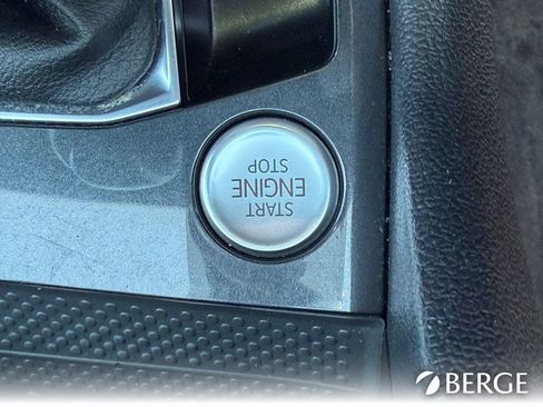 Used 2022 Volkswagen Tiguan SE R-Line image 30