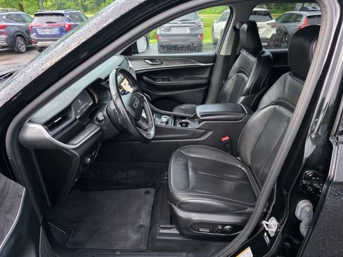 Used 2022 Jeep Grand Cherokee L Limited AWD/4WD image 16
