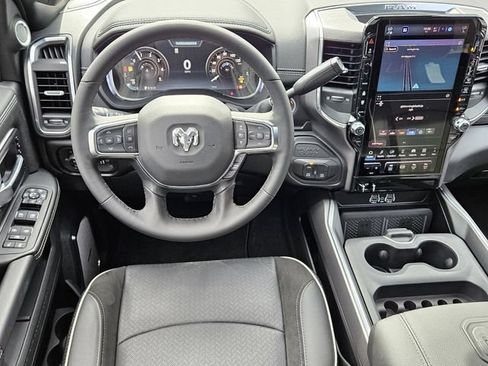 New 2025 RAM 2500 Laramie AWD/4WD image 12