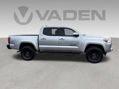 Used 2021 Toyota Tacoma SR5 RWD image 22