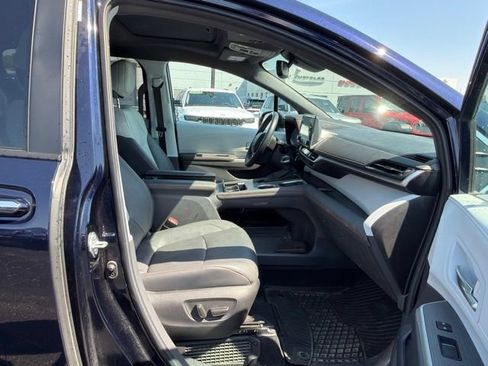 Used 2024 Toyota Sienna XSE FWD image 16