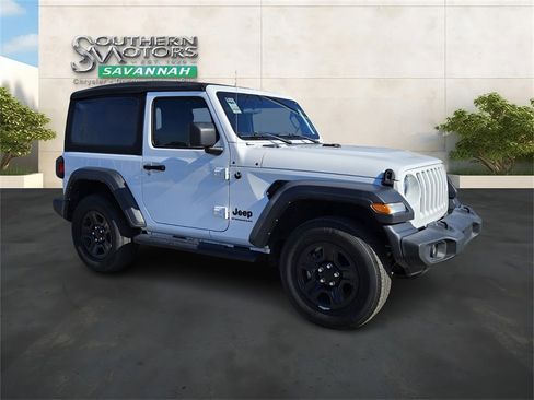Used 2023 Jeep Wrangler Sport image 7