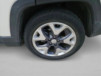 Used 2019 Jeep Compass Limited video 3