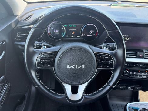 Used 2022 Kia Niro EX FWD image 14