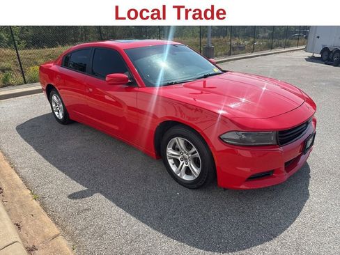 Used 2022 Dodge Charger SXT w/ Leather Interior Group RWD image 3