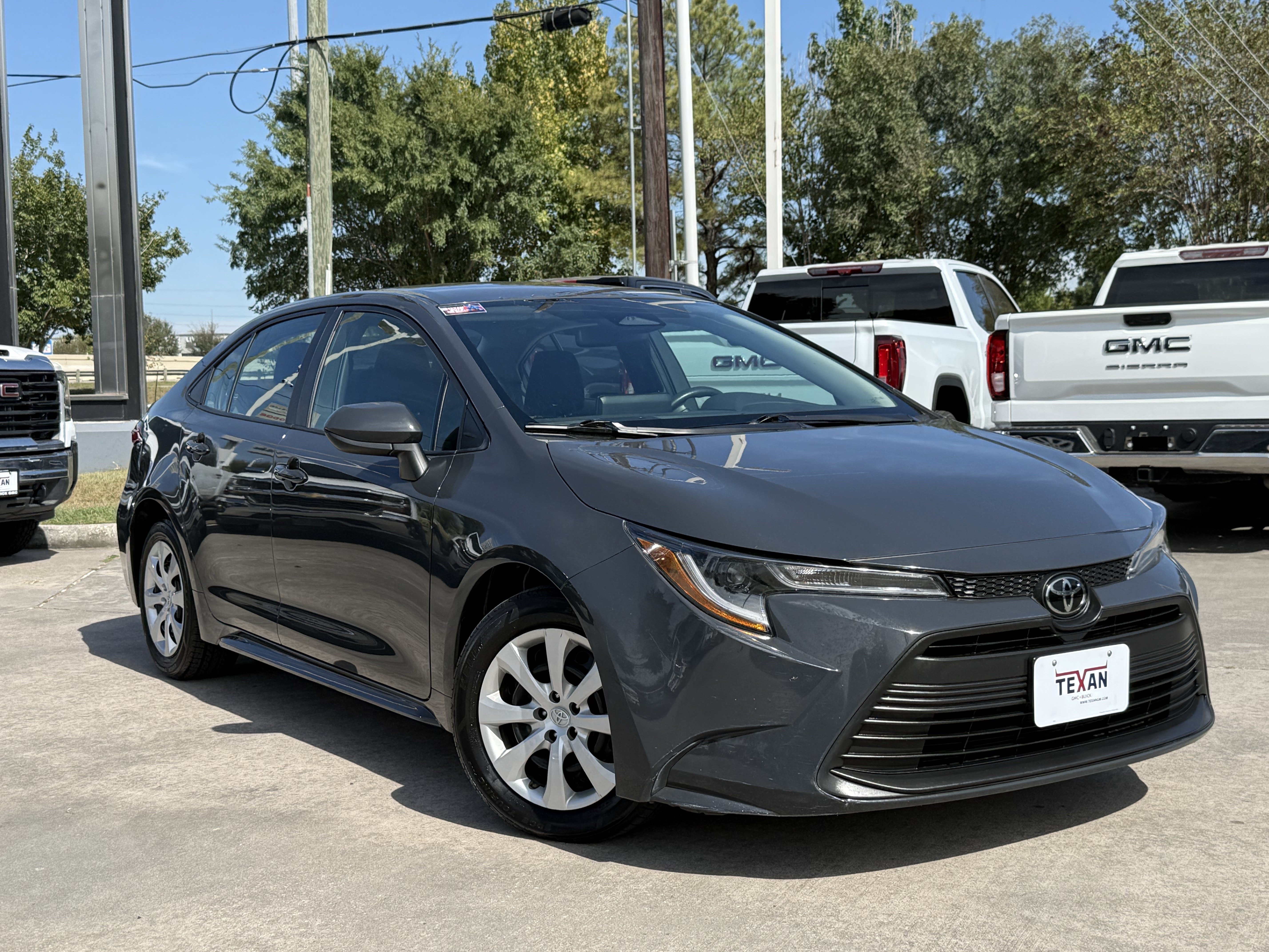 Used 2024 Toyota Corolla LE FWD image 2