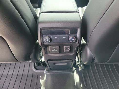 Used 2019 GMC Acadia SLT w/ Black Edition FWD image 11
