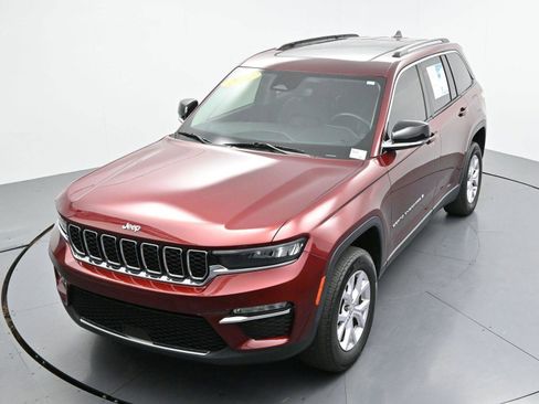 Used 2022 Jeep Grand Cherokee Limited AWD/4WD image 43