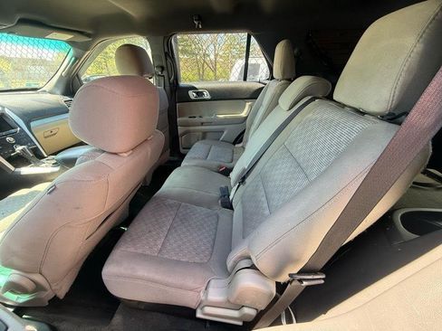 Used 2014 Ford Explorer XLT w/ Equipment Group 201A image 4