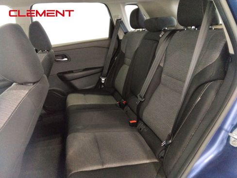 Used 2023 Nissan Rogue SV image 32