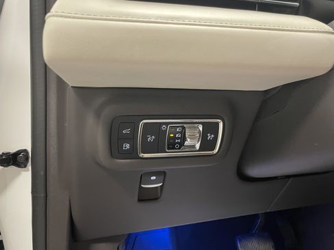 Used 2024 Lincoln Nautilus Black Label w/ Jet Appearance Package (87T) image 21