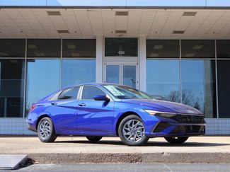 New 2026 Hyundai Elantra Blue video 2