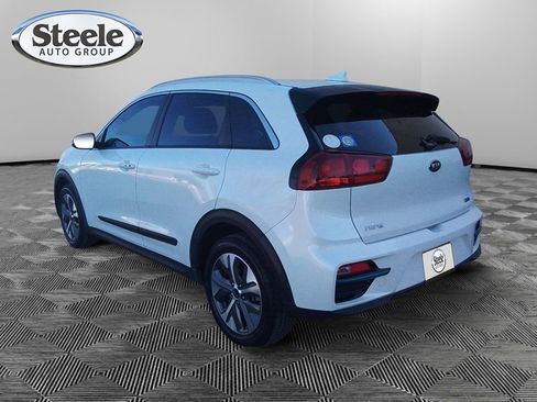 Used 2020 Kia Niro EX image 3