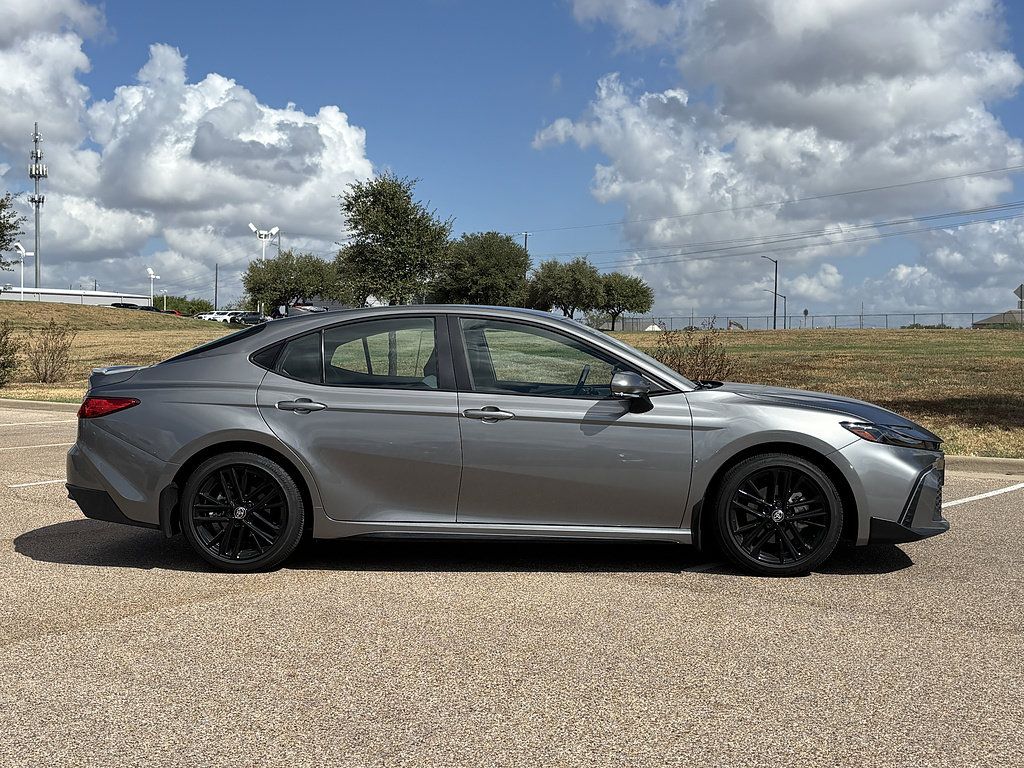 Used 2026 Toyota Camry SE w/ Convenience Package FWD image 4
