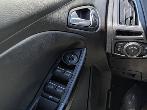 Used 2017 Ford Focus RS image 23