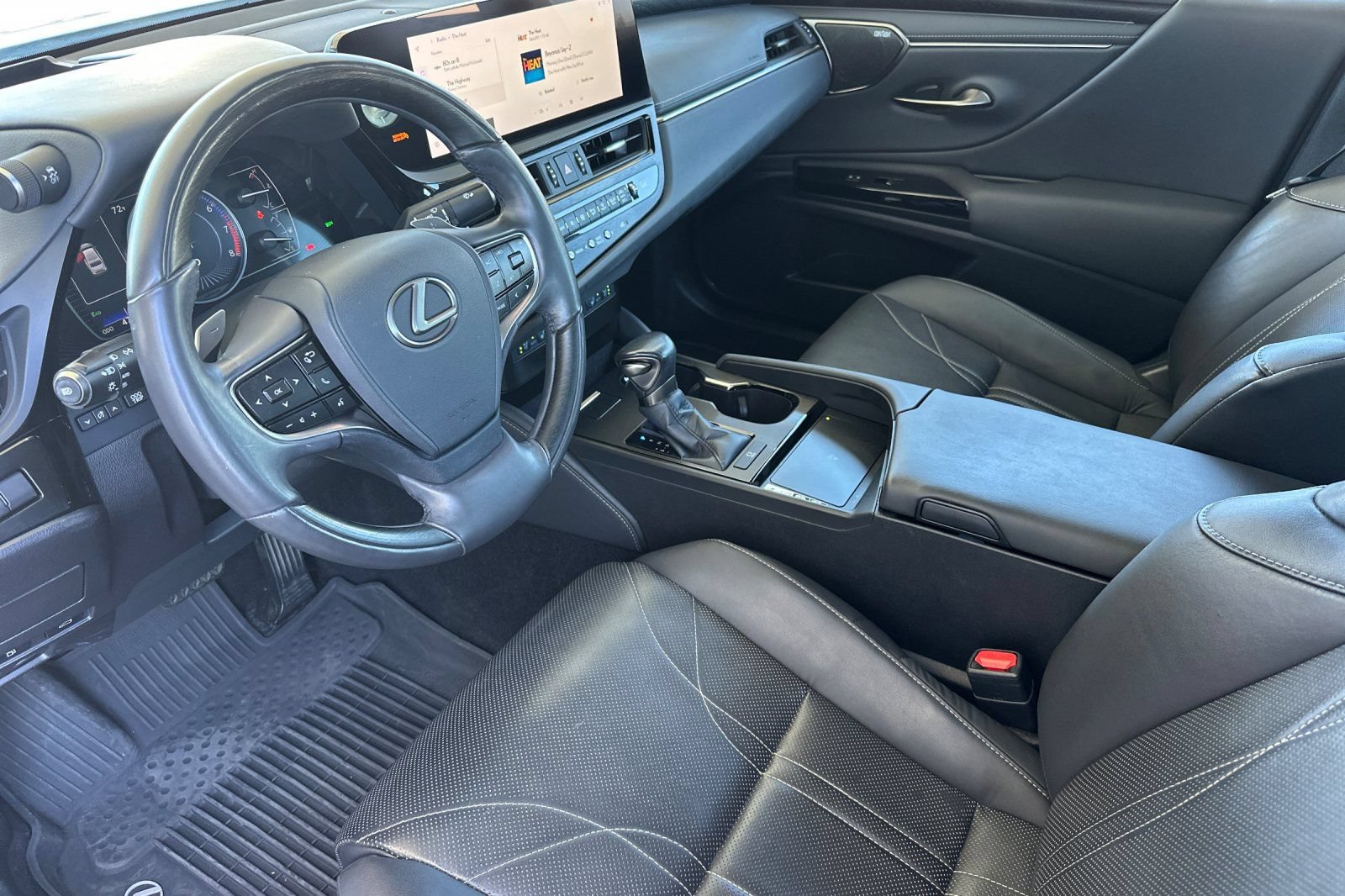 Used 2023 Lexus ES 350 Ultra Luxury w/ Accessory Package (Z2) FWD image 11