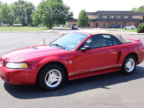 Used 1999 Ford Mustang Convertible RWD image 10